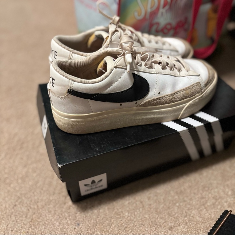 Nike Blazer low top platform sneaker - Picture 3 of 4